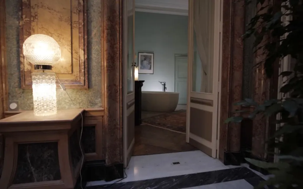 Marbre et pierre dans les maisons des coteaux